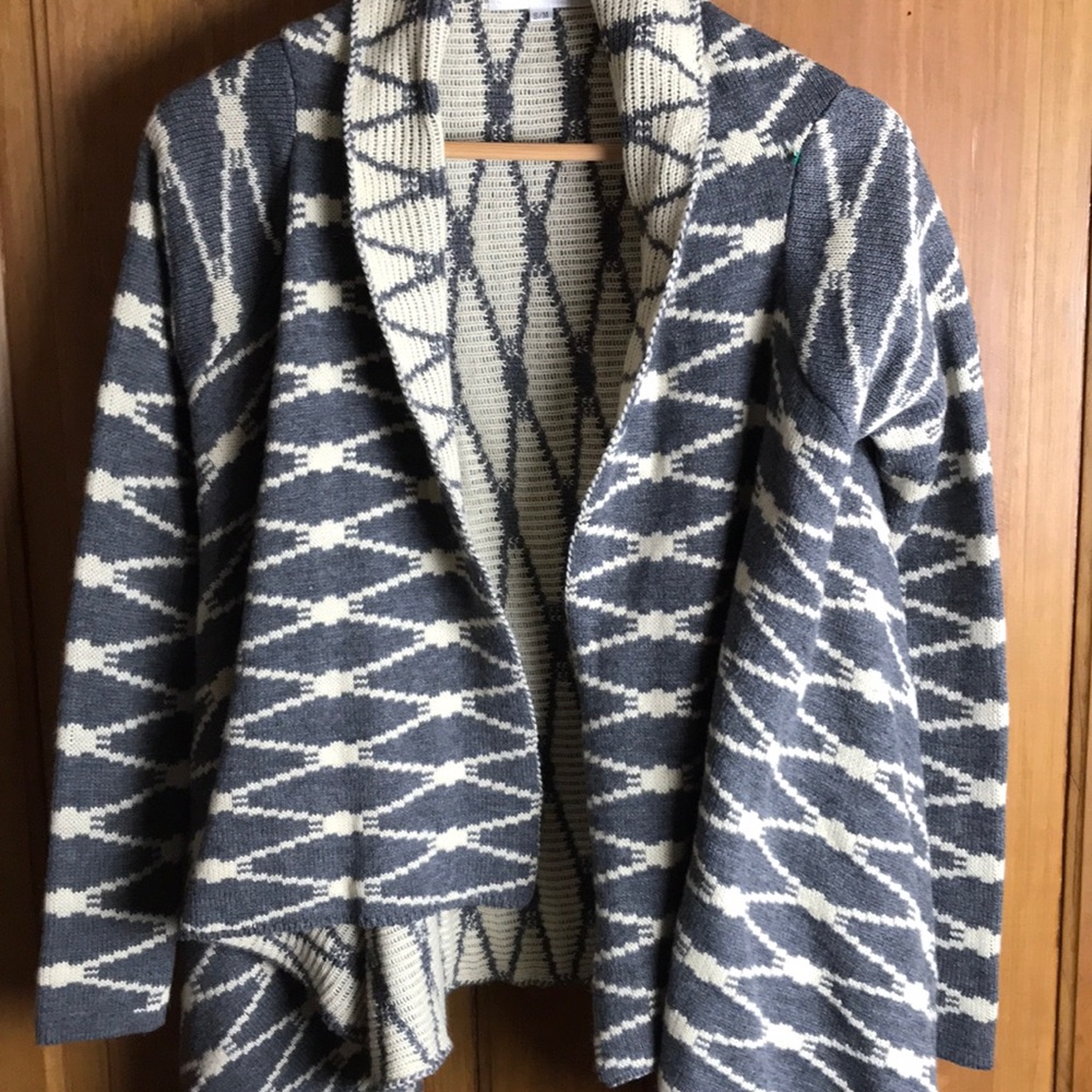 Great drape front cardigan sweater gray cream s m